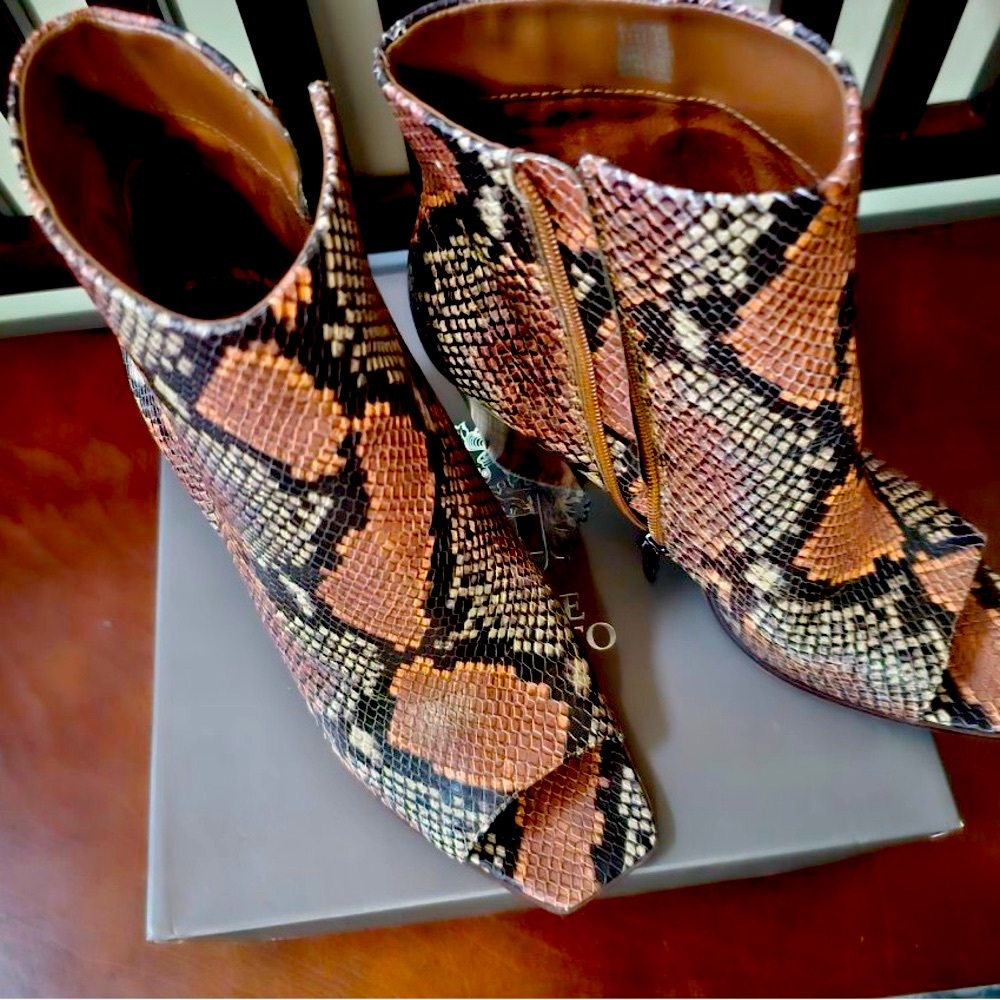 Pink Multi Color - 4'inch heel.  I only wore these shoes 3 times.